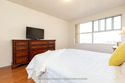 18 Concorde Place Toronto ON M3C 3T9