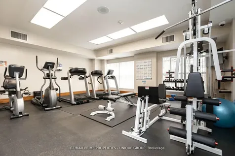 18 Concorde Place Toronto ON M3C 3T9