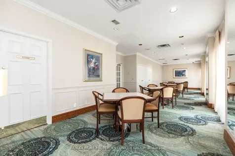 18 Concorde Place Toronto ON M3C 3T9