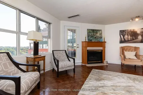 18 Concorde Place Toronto ON M3C 3T9
