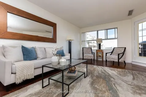 18 Concorde Place Toronto ON M3C 3T9