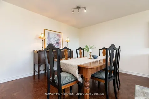 18 Concorde Place Toronto ON M3C 3T9