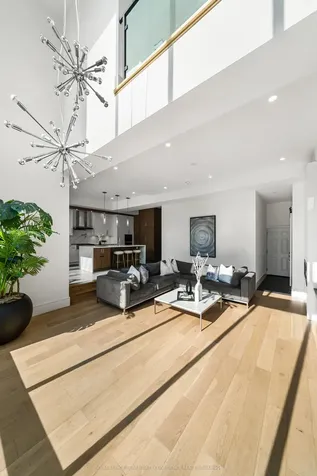 299 Hounslow Avenue Toronto ON M2R 1H4