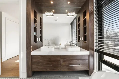 299 Hounslow Avenue Toronto ON M2R 1H4