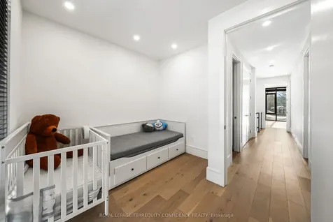 299 Hounslow Avenue Toronto ON M2R 1H4