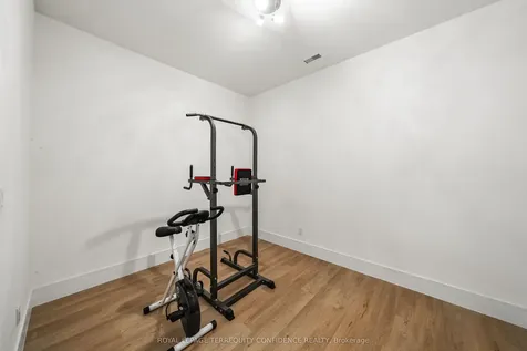 299 Hounslow Avenue Toronto ON M2R 1H4