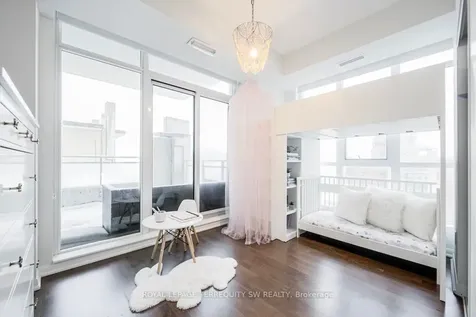 21 Grand Magazine Street Toronto ON M5V 1B5