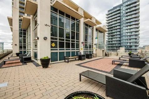 21 Grand Magazine Street Toronto ON M5V 1B5