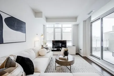 21 Grand Magazine Street Toronto ON M5V 1B5