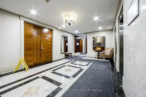 8 Rean Drive Toronto ON M2K 1H1
