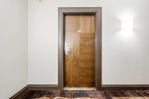 8 Rean Drive Toronto ON M2K 1H1
