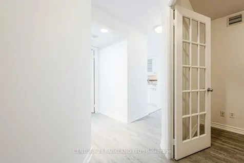 8 Rean Drive Toronto ON M2K 1H1