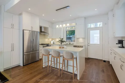 26 Bishop Street Toronto ON M5R 1N2
