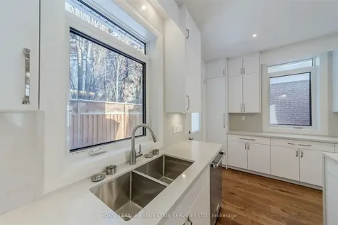 26 Bishop Street Toronto ON M5R 1N2