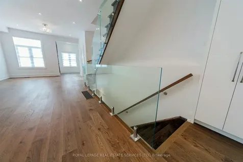 26 Bishop Street Toronto ON M5R 1N2