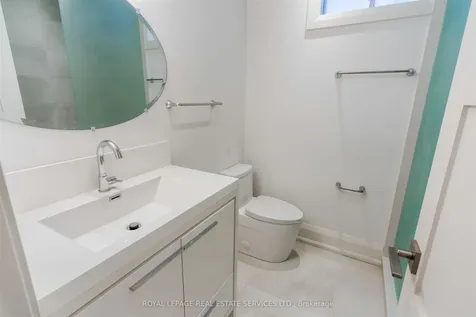 26 Bishop Street Toronto ON M5R 1N2