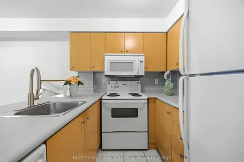 415 Jarvis Street Toronto ON M4Y 3C1