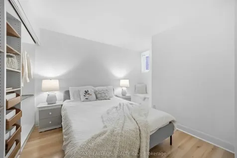 415 Jarvis Street Toronto ON M4Y 3C1