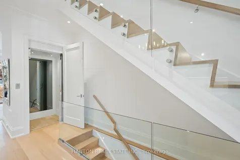 132B Balmoral Avenue Toronto ON M4V 1J4