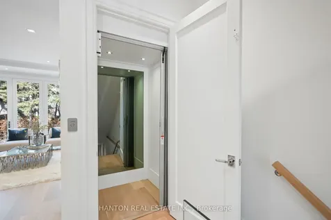 132B Balmoral Avenue Toronto ON M4V 1J4