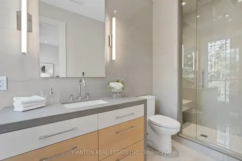 132B Balmoral Avenue Toronto ON M4V 1J4