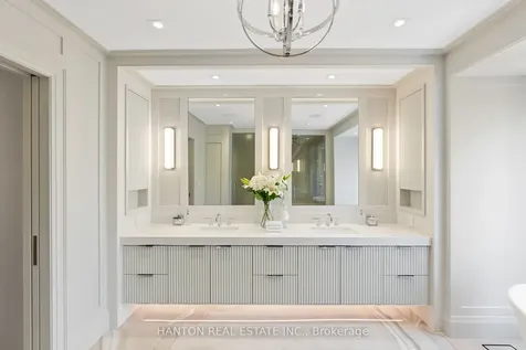 132B Balmoral Avenue Toronto ON M4V 1J4