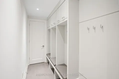 132B Balmoral Avenue Toronto ON M4V 1J4