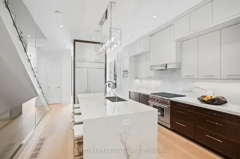 132B Balmoral Avenue Toronto ON M4V 1J4