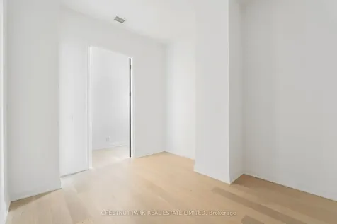 33 Frederick Todd Way Toronto ON M4G 0C9
