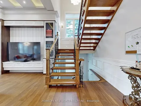 41 Glentworth Road Toronto ON M2J 2E7