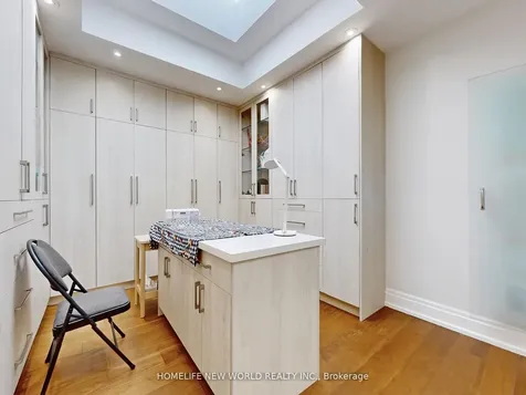 41 Glentworth Road Toronto ON M2J 2E7