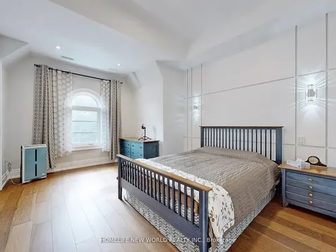 41 Glentworth Road Toronto ON M2J 2E7