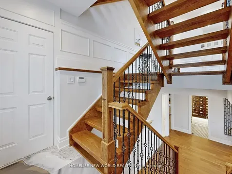 41 Glentworth Road Toronto ON M2J 2E7
