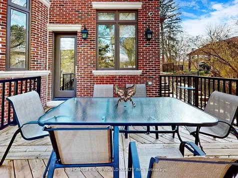 41 Glentworth Road Toronto ON M2J 2E7