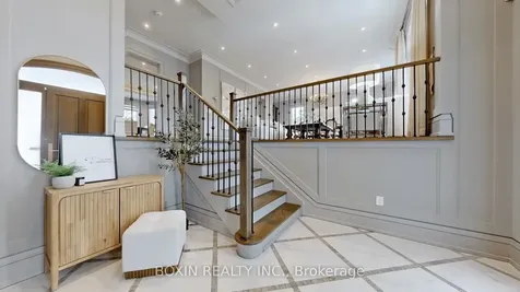 11 Tremont Crescent Toronto ON M3B 2R9