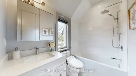 11 Tremont Crescent Toronto ON M3B 2R9