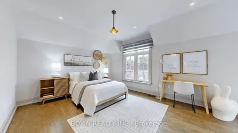 11 Tremont Crescent Toronto ON M3B 2R9