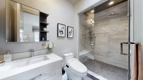11 Tremont Crescent Toronto ON M3B 2R9