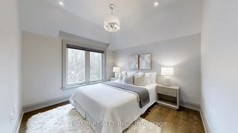 11 Tremont Crescent Toronto ON M3B 2R9