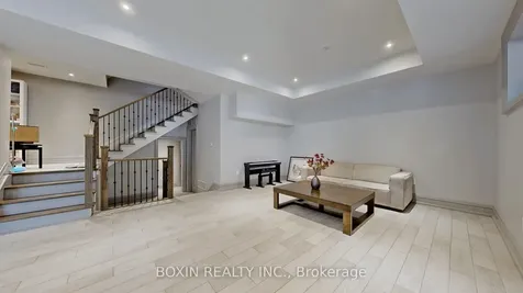 11 Tremont Crescent Toronto ON M3B 2R9