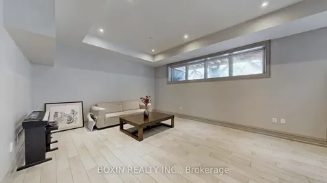 11 Tremont Crescent Toronto ON M3B 2R9