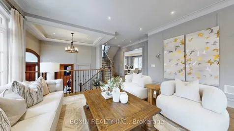 11 Tremont Crescent Toronto ON M3B 2R9