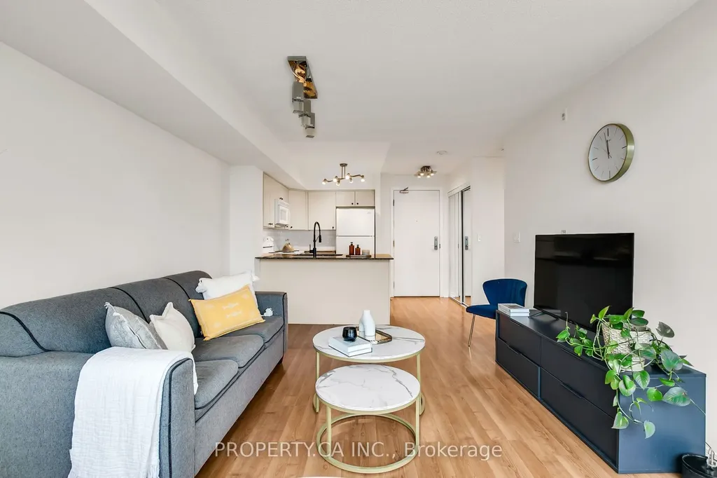 18 Valley Woods Road Toronto ON M3A 0A1