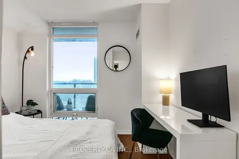 18 Valley Woods Road Toronto ON M3A 0A1