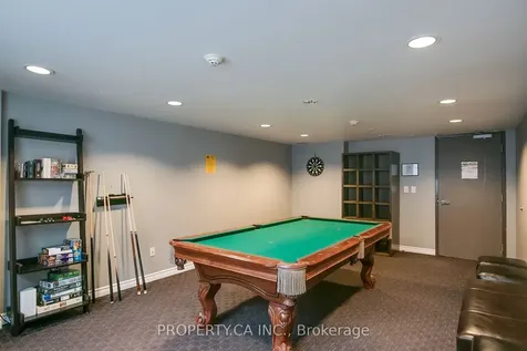 18 Valley Woods Road Toronto ON M3A 0A1
