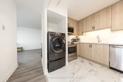 10 Tangreen Court Toronto ON M2M 4B9