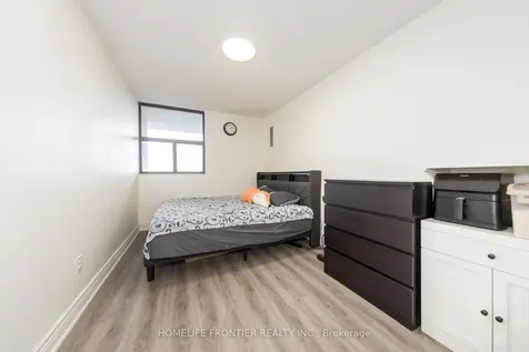 10 Tangreen Court Toronto ON M2M 4B9