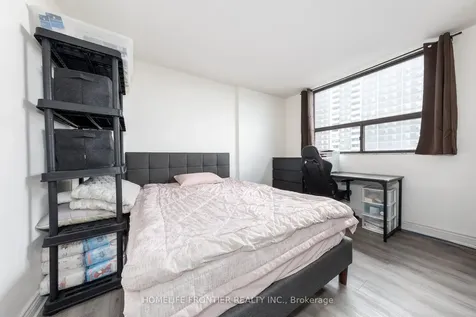 10 Tangreen Court Toronto ON M2M 4B9