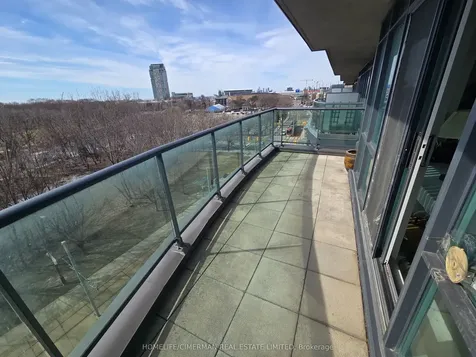 219 Fort York Boulevard Toronto ON M5V 1B1