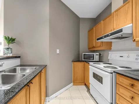 1 Leaside Park Drive Toronto ON M4H 1R1
